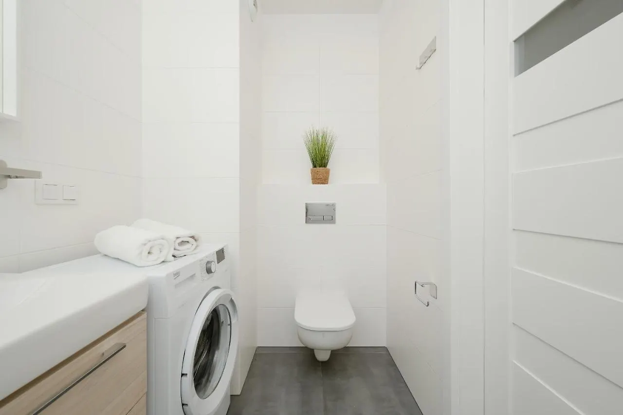 Apartment Legnicka Wroclaw With Parking By Noclegi Renters 0*,  Polen